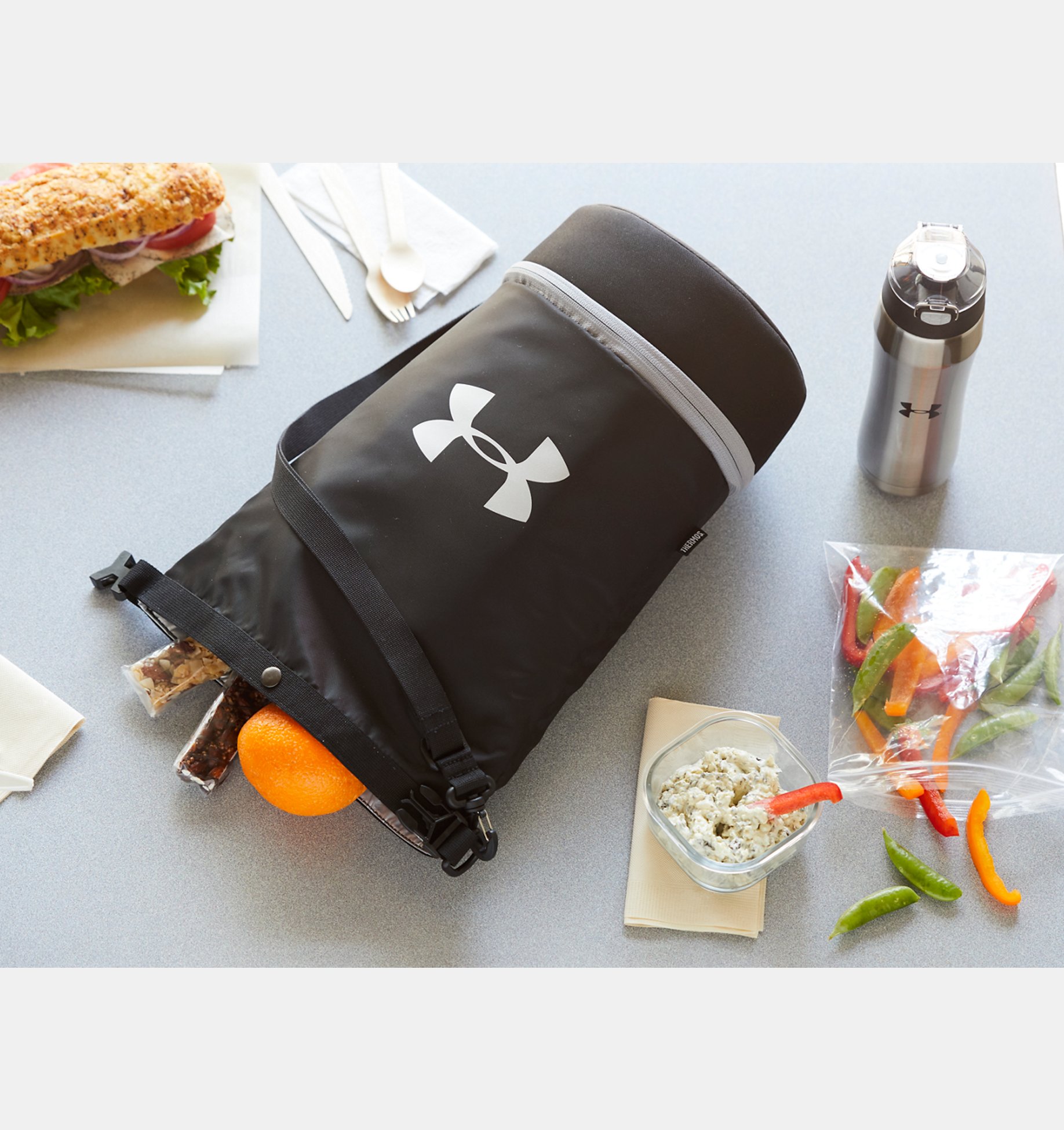 Black with Silver Logo 8.5 x 7.5 x 12.6 Under Armour K39063 Dual Compartment Lunch Bag